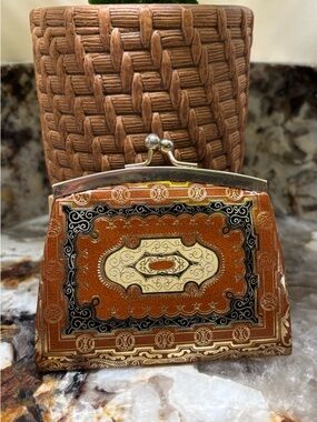 Vintage-Inspired Brown Ornate Frame Clasp Bag